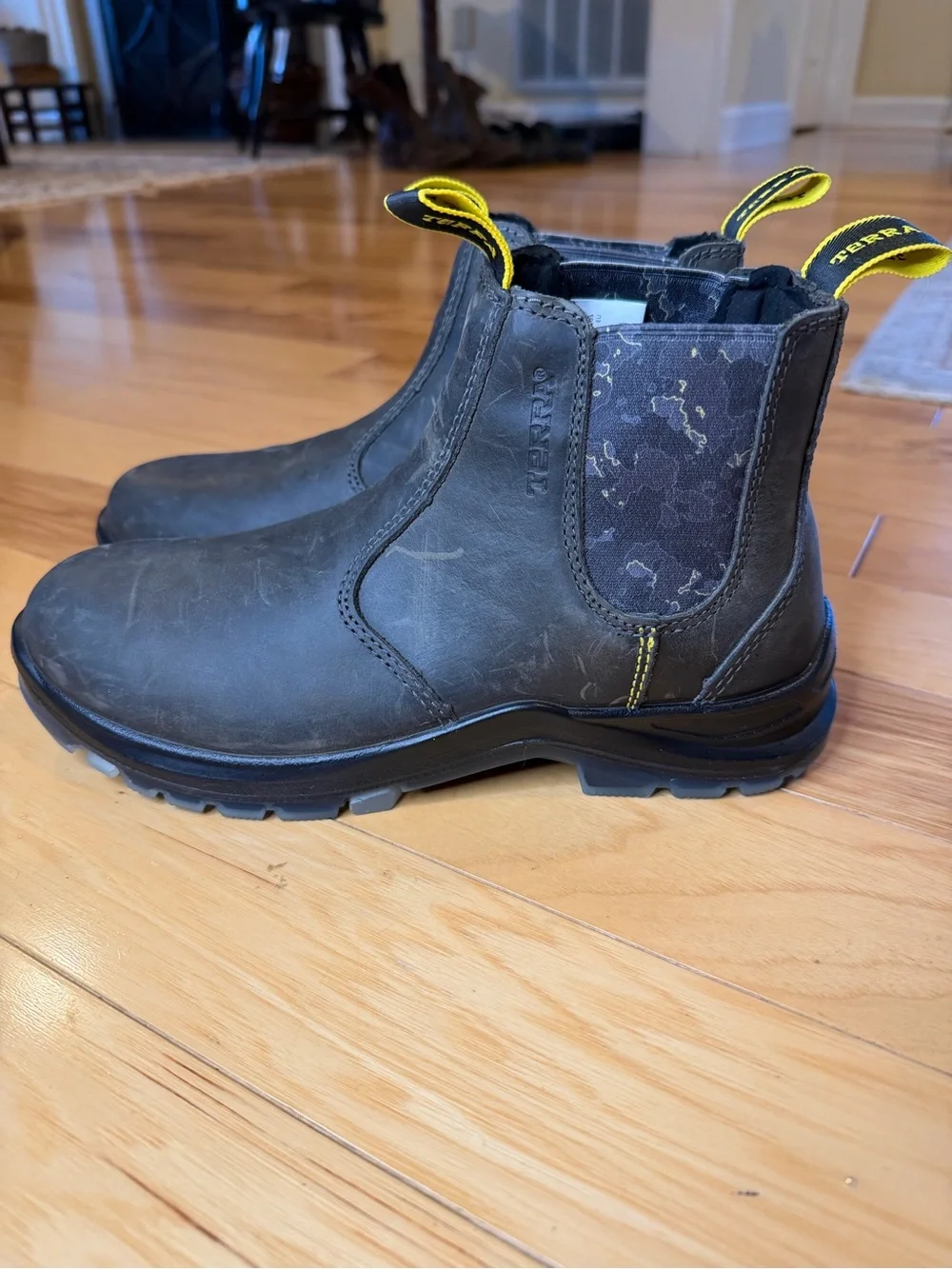 NWOT Terra Murphy Leather Chelsea Work Boots Soft Toe EH M 6.5 /W 8